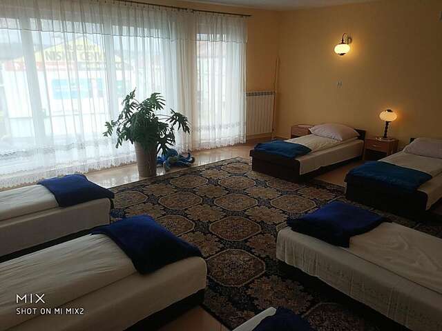 Отель Hotel Pod Trzema Różami Санок-15