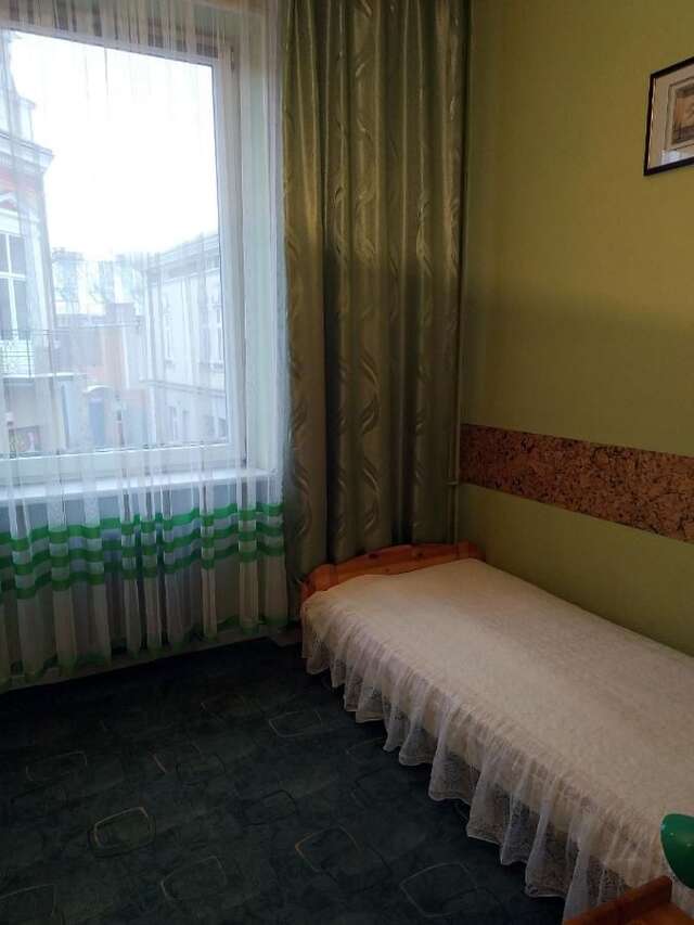 Отель Hotel Pod Trzema Różami Санок-42